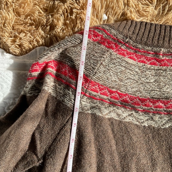 Kenar Medallion Sweater - Picture 4 of 5